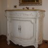 Meuble de salle de bains Louis XV avec patine